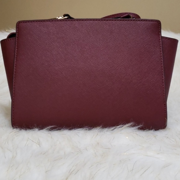 Michael Kors Selma Stud Medium Messenger Bag - Picture 4 of 6